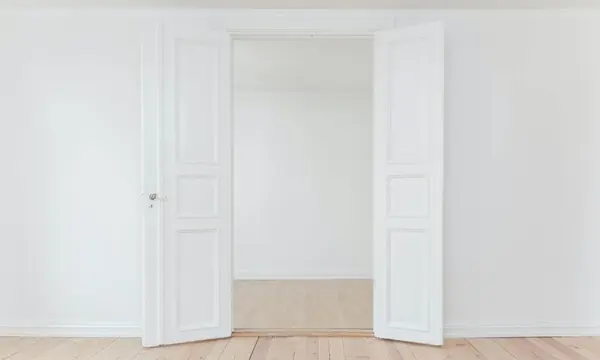Drzwi prawe czy lewe - jak wybrać właściwe?