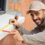 jak zamontować parapet zewnętrzny